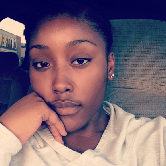 Profile Picture of Kayla Staten (@kaystaten) on Poshmark