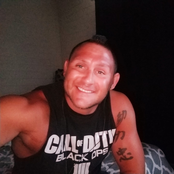 Profile Picture of Greg Andrade (@gregandrade) on Poshmark