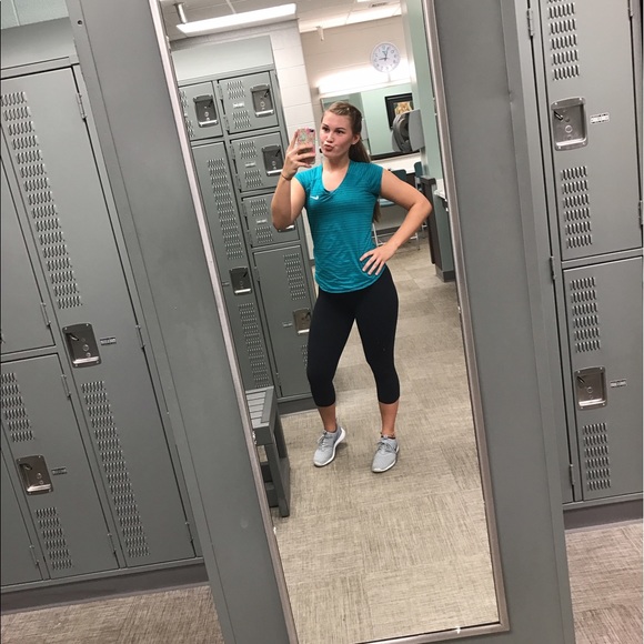 Sierra Bilter - Poshmark Profile Picture of Sierra Bilter (@sbilter) on Poshmark