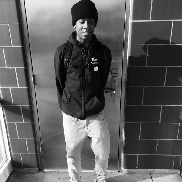 Profile Picture of Cornell Thomas (@quincyyyyyyy) on Poshmark