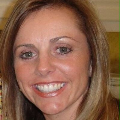 Profile Picture of Phyllis Walters (@LittleZees) on Twitter