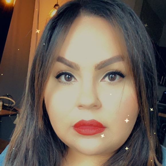 Profile Picture of Camille Cordova (@camila88) on Poshmark