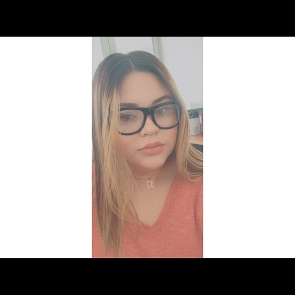 Profile Picture of Elisabet Toscano (@eliiet) on Poshmark