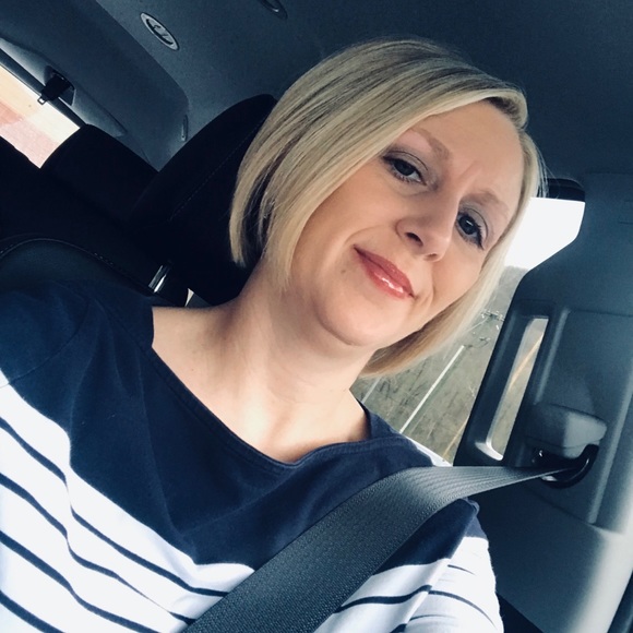 Shannon Nester - Poshmark Profile Picture of Shannon Nester (@shannonstrikie) on Poshmark