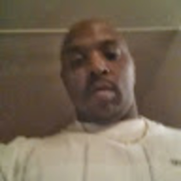 Profile Picture of Darryl Brown (@darrylbrwn42) on Poshmark