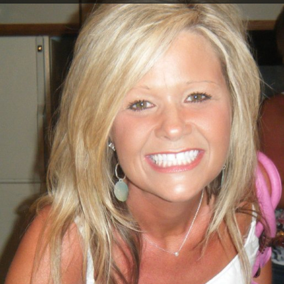 Profile Picture of Leigh Wright (@leighann) on Poshmark