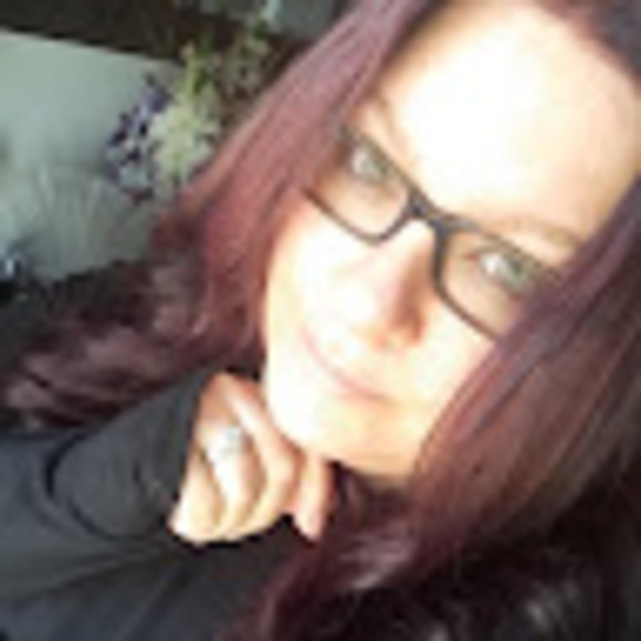 Profile Picture of Stacie Cooper (@lelako214) on Poshmark