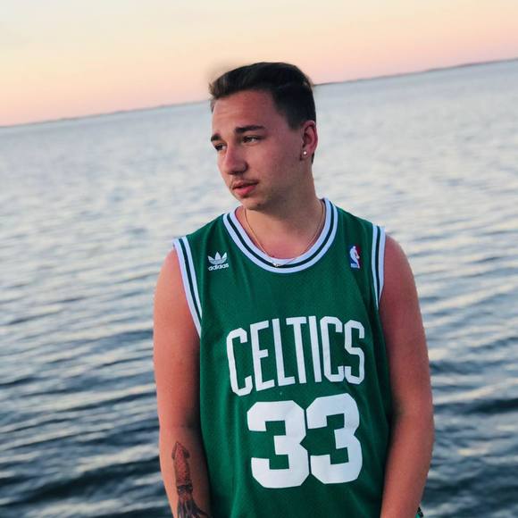 Profile Picture of Connor Murphy (@itsscoobs) on Poshmark
