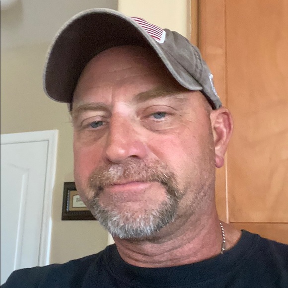 Profile Picture of Curtis Hoff (@crtshoff) on Poshmark