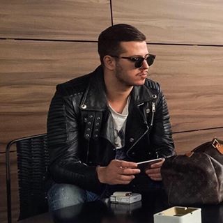 Profile Picture of Andrew Valentin Vaillant (@Andrew-Valentin-Vaillant) on Facebook