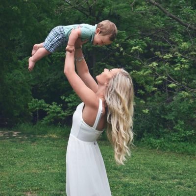 Profile Picture of McKenzie Hale Beautyon Twitter