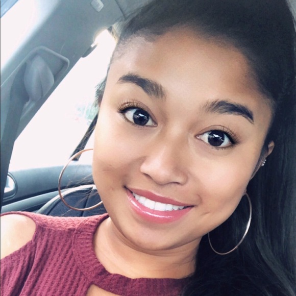 Profile Picture of Chanthy Evans-cross (@cce006) on Poshmark