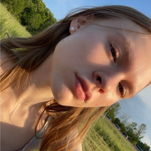 Sanibel Cropf - Poshmark Profile Picture of Sanibel Cropf (@sanibelll22) on Poshmark