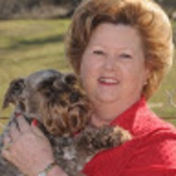 Profile Picture of Cathy Spears (@cathylspears) on Poshmark