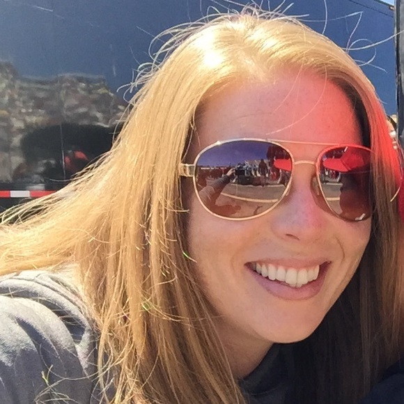 Profile Picture of Amber Keath (@bbarbie777) on Poshmark