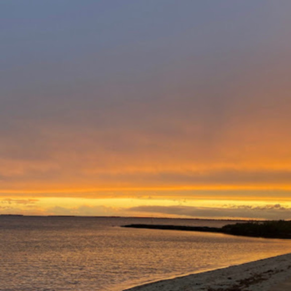 Eva Basquille - Poshmark Profile Picture of Eva Basquille (@basqe25) on Poshmark