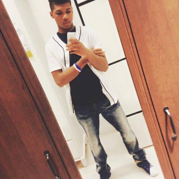 Cincere Saxon - Poshmark Profile Picture of Cincere Saxon (@official_cinn) on Poshmark