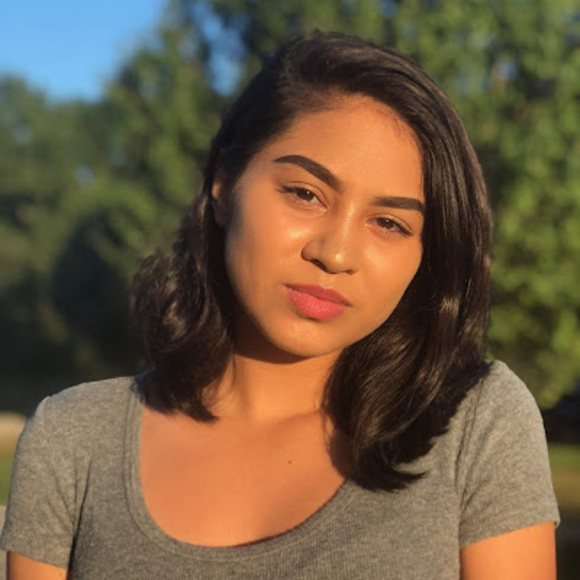 Profile Picture of Grace Munoz (@graxielayareny) on Poshmark