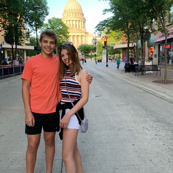 Profile Picture of Luke Glenn (@mrglennselling) on Poshmark