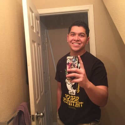 Profile Picture of Jonathan Hoeft (@heftyjonny) on Twitter