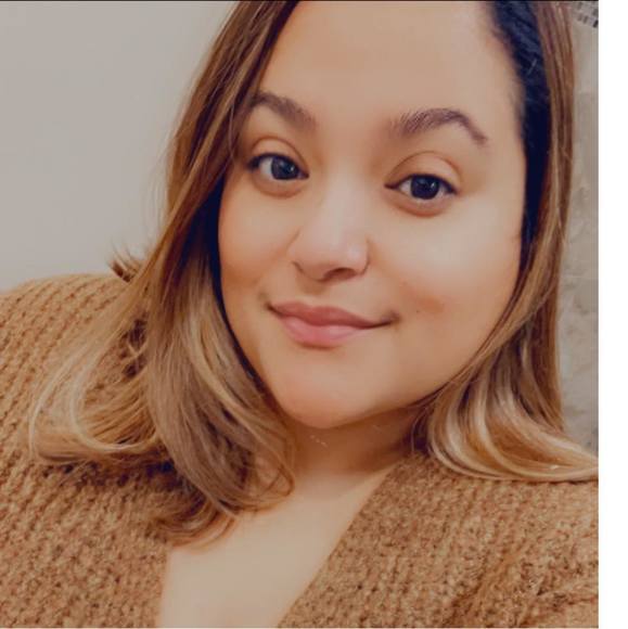 Profile Picture of Krystal Viruet (@krystal_viruet) on Poshmark