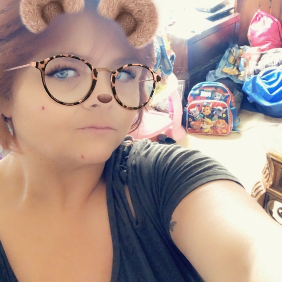 Profile Picture of Joann Lones (@sexyblueyez76) on Poshmark