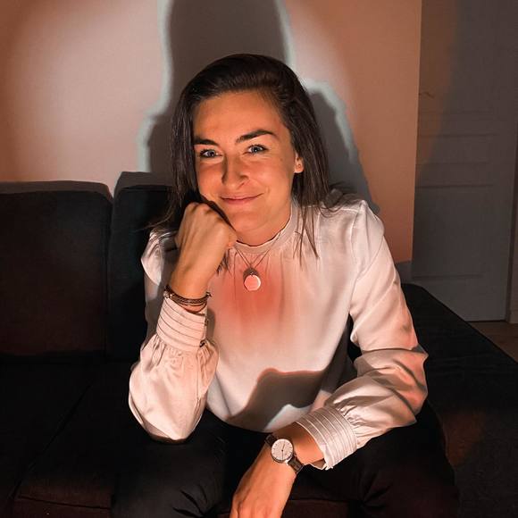 Profile Picture of Loreena Stein (@loreenastn) on Poshmark