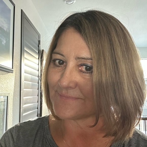 Profile Picture of Marcia Page (@mjpsk8) on Poshmark