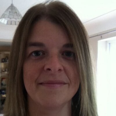 Profile Picture of Lynda Giles (@lyndyloo22) on Twitter