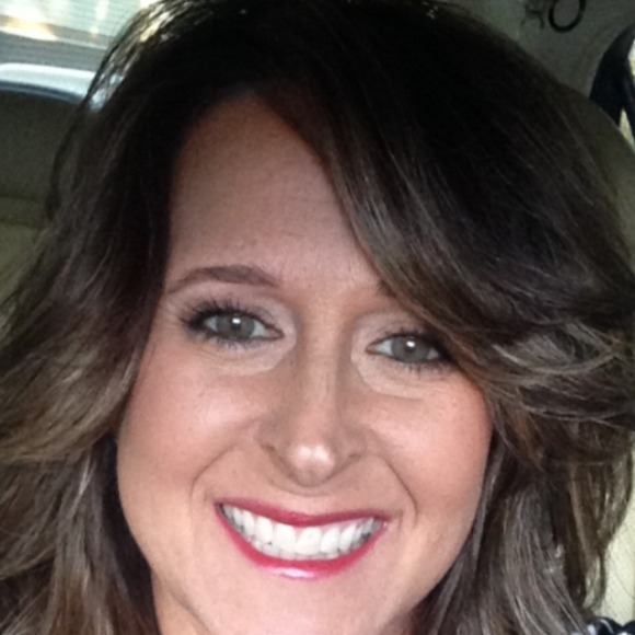 Profile Picture of Teri Roberts (@teriroberts656) on Poshmark