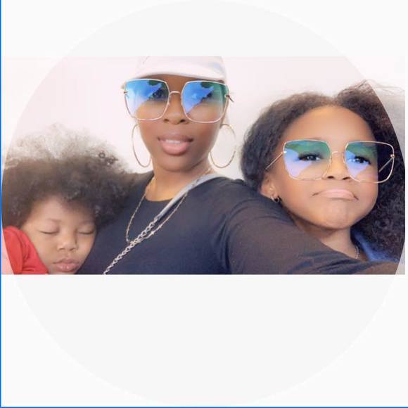 Profile Picture of Shannae Spencer (@sexcnae) on Poshmark
