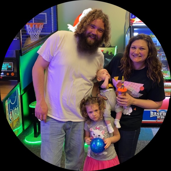 Profile Picture of Tiffany Baldy (@tiffebee23) on Poshmark