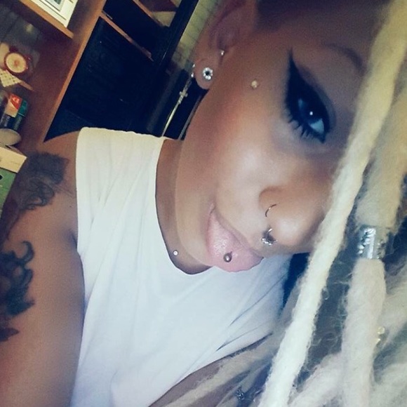 Profile Picture of Paula Quainoo (@abigail69) on Poshmark