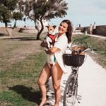 Profile Picture of Paulette 🍁 | FRENCH BLOGGER (@paulettedittout) on Instagram