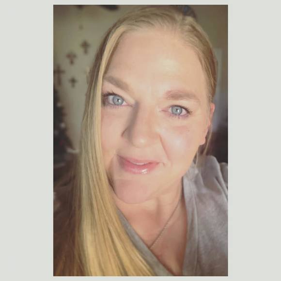 Profile Picture of Cindy Franklin (@cfranklin55) on Poshmark