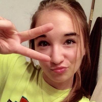 Profile Picture of Kim Tinker (@KimTinker2) on Twitter