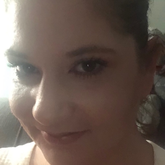 Profile Picture of Pamela Clarke (@pamelaclarke165) on Poshmark