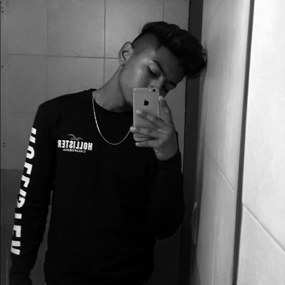 Profile Picture of Isaiah Alvarez (@isaiahhalvarezz) on Poshmark