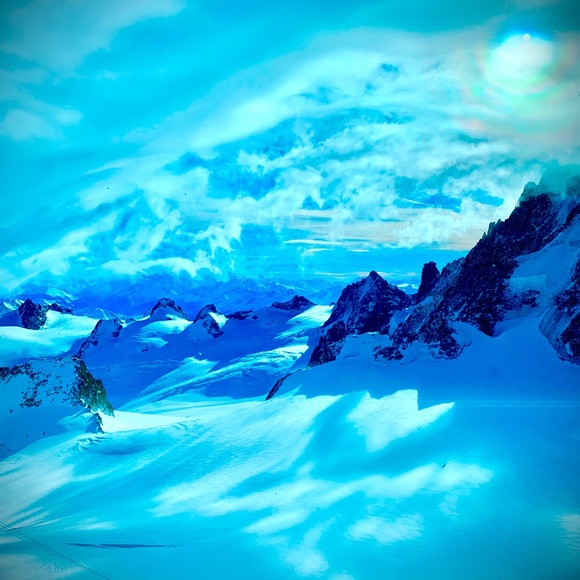 Profile Picture of Mik Kochanowsky (@mik_kochanowsky) on Poshmark