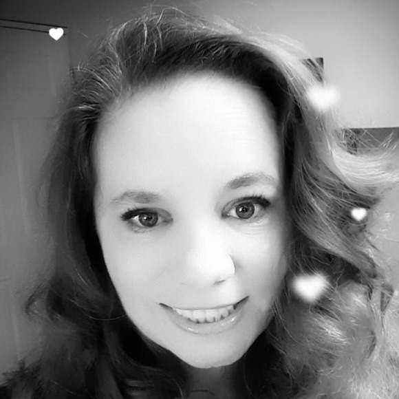 Profile Picture of Miranda Stevens (@mirstevens79) on Poshmark