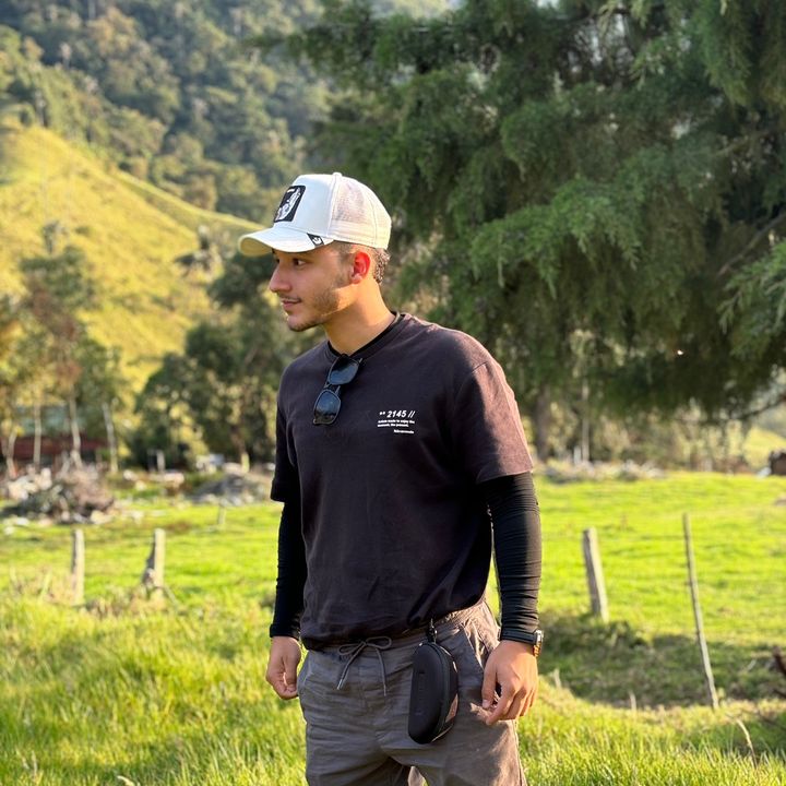 Profile Picture of angeldavidhoyos (@@angeldavidhoyos) on Tiktok