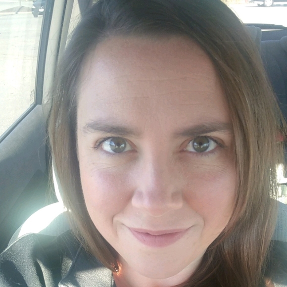 Profile Picture of Heather Sampognaro (@hsamp1983) on Poshmark