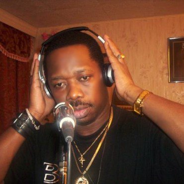 Profile Picture of David Exantus (@rocheneyeur) on Twitter