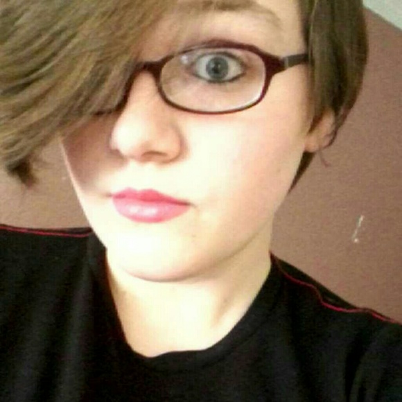 Kristina Mcguire - Poshmark Profile Picture of Kristina Mcguire (@nenalyn) on Poshmark