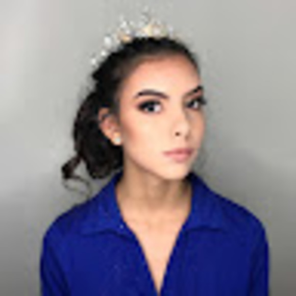 Profile Picture of Keyzar Dominguez (@keydominguez) on Poshmark