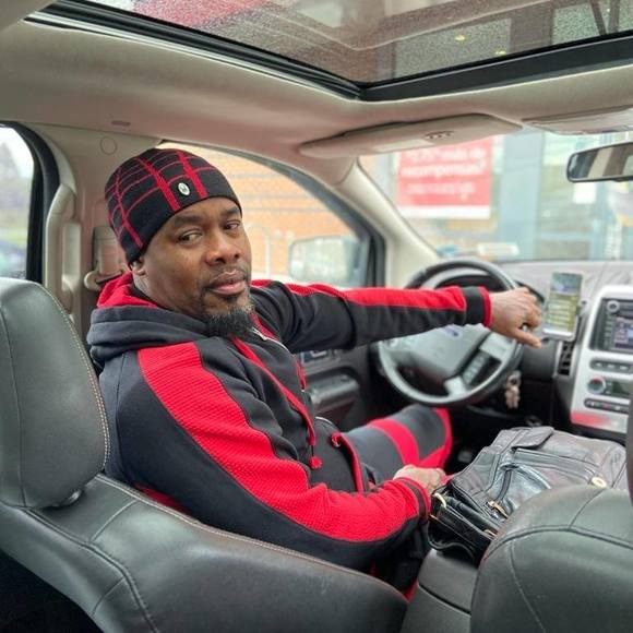 Profile Picture of Lenworth Noble (@lenworthnoble) on Poshmark