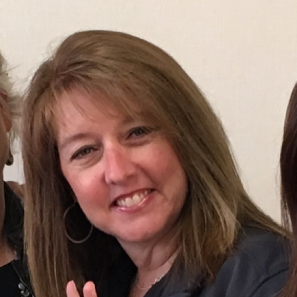 Profile Picture of Shannon Hansen (@shannon2720) on Poshmark