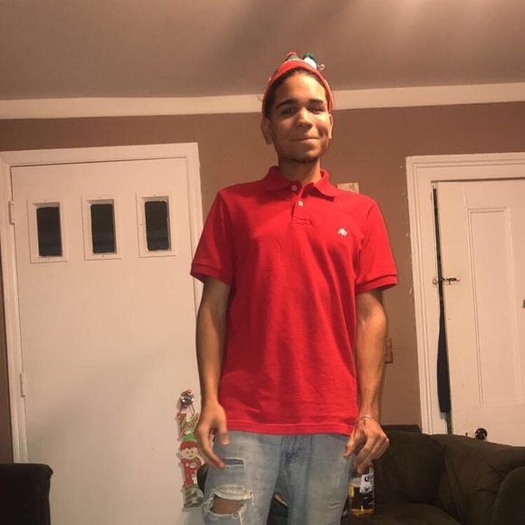 Profile Picture of Jonathan Santana (@jonathan_0p) on Poshmark