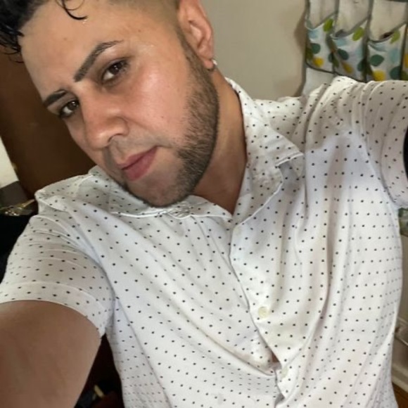 Profile Picture of Cristian Solis (@soliscristian80) on Poshmark