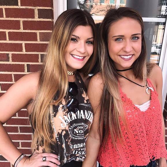 Profile Picture of Anna Walker (@annawalker572) on Poshmark